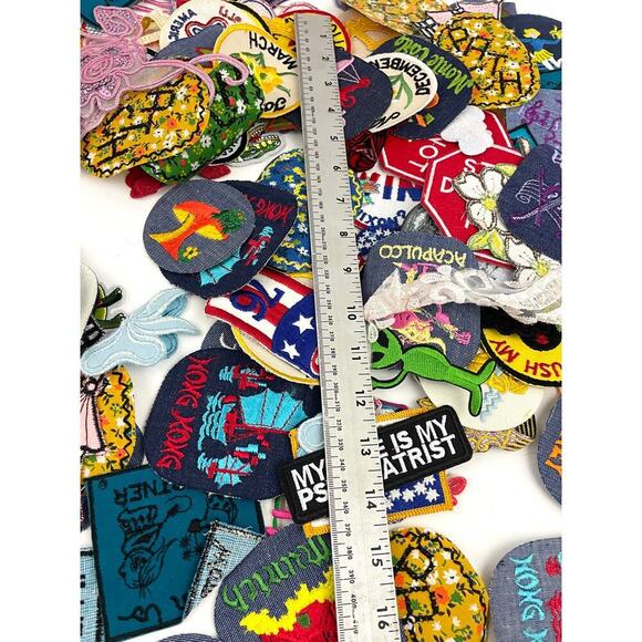 150 PC Assorted Sewing Applique Patches Iron on Sew On NEW Mixed Sequin Crafting - Picture 2 of 16